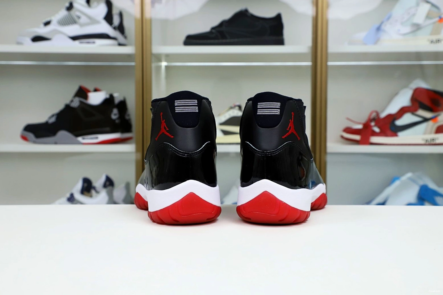 RETRO AIR 2019 11 'BRED' JORDAN 0109